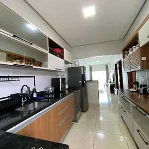 Vakantiehuis Casa Com 3 Quartos Avenida Oceanica